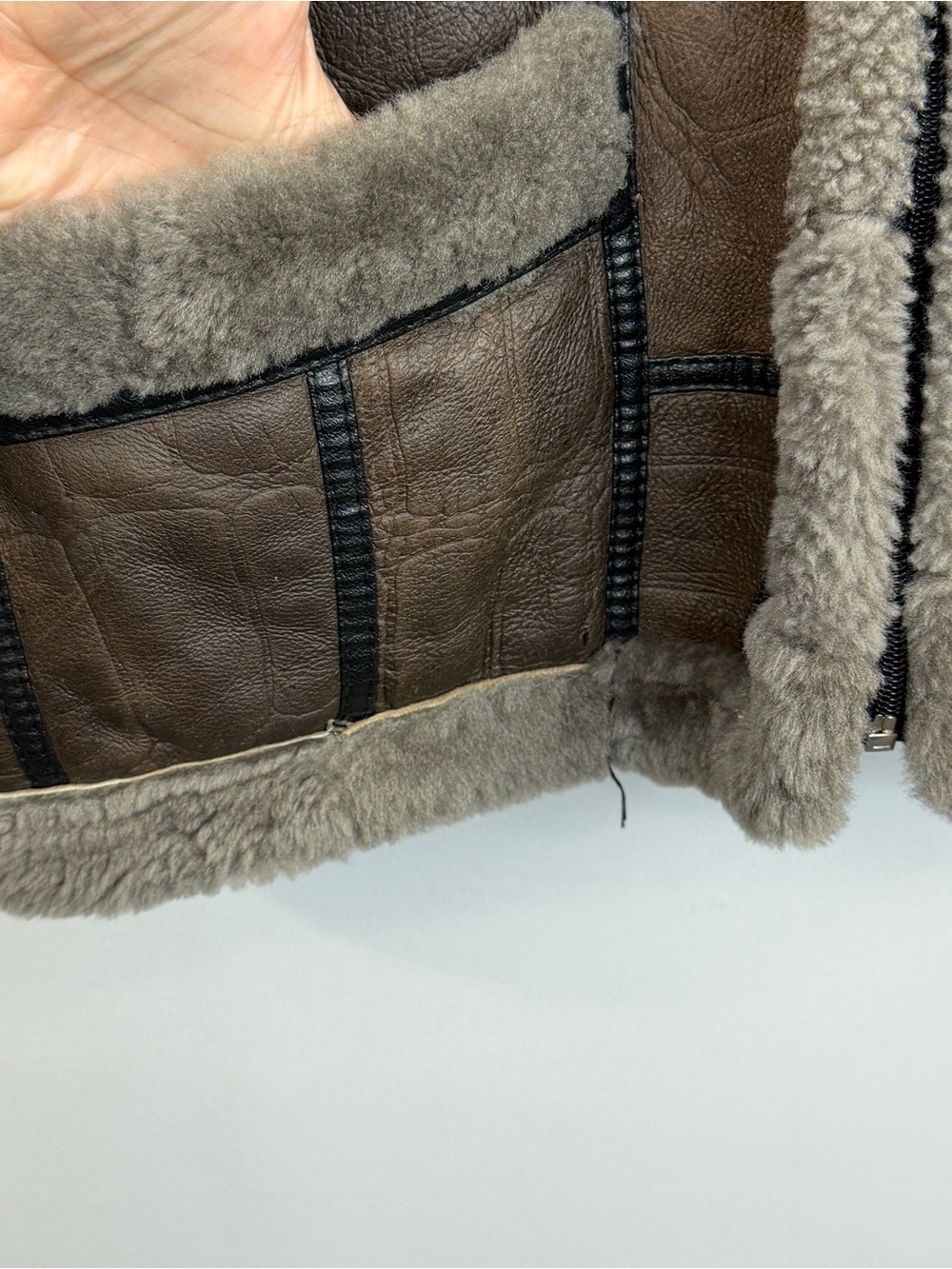 Vintage 70s 80s boxy brown black leather shearling oversized patchwork vest - Picture 9 of 17